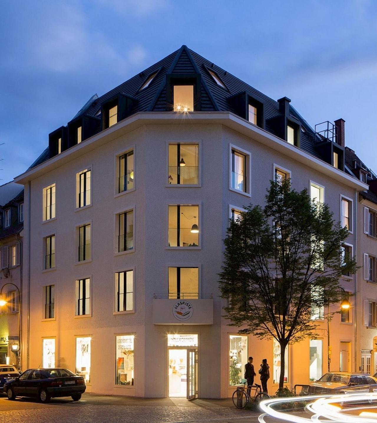 Ferienwohnungen Am Theater Freiburg Esterno foto